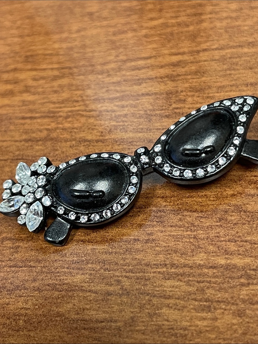 Vintage Rhinestone-Embellished Black Cat-Eye sunglasses Brooch - Picture 3 of 5